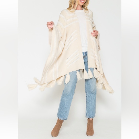 07 Fabulous Boho Sweater Fringe Kimono - Picture 2 of 6